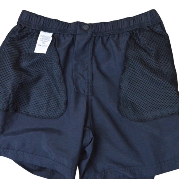 Columbia Women’s Nylon Sandy River Snap Closure Shorts, Black - Size‎ Small - Picture 4 of 8